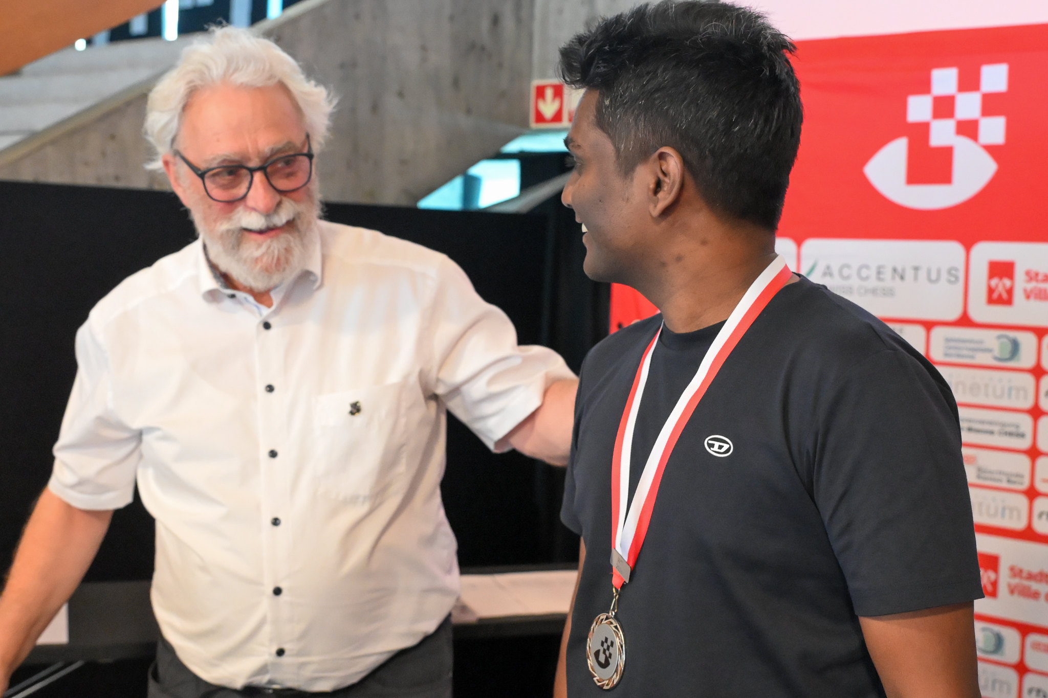Arun Manukonda receiving silver medal at Biel Chess Festival 2026